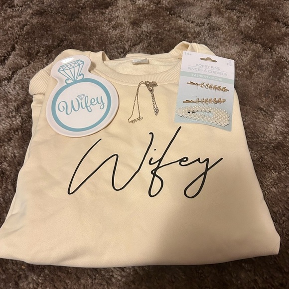 Bride to Be Wifey Gift Bundle (Sweatshirt Ring Dish, Mrs. Necklace & Bobby Pins) - Picture 3 of 6